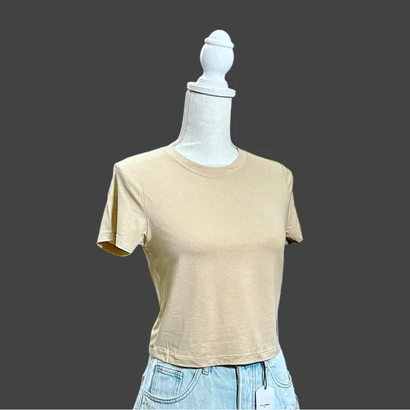 IVL Women’s Slim Fit Beige Minimalist Short Sleeve T-Shirt Sz L - Picture 5 of 16